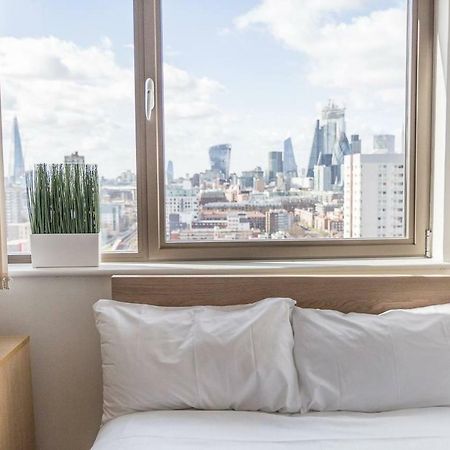 Modern 1 Bedroom Apartment In E1 With Great Views Лондон Екстериор снимка