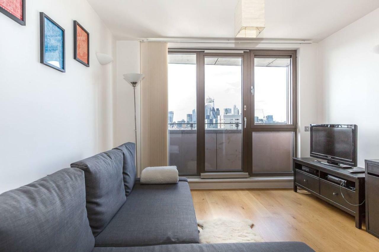 Modern 1 Bedroom Apartment In E1 With Great Views Лондон Екстериор снимка